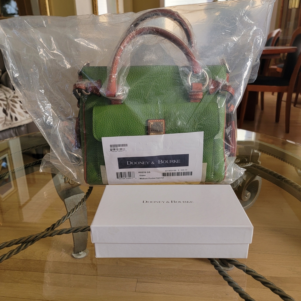 Dooney & Bourke NWT Medium Pocket Satchel w/ Wallet - Picture 2 of 16
